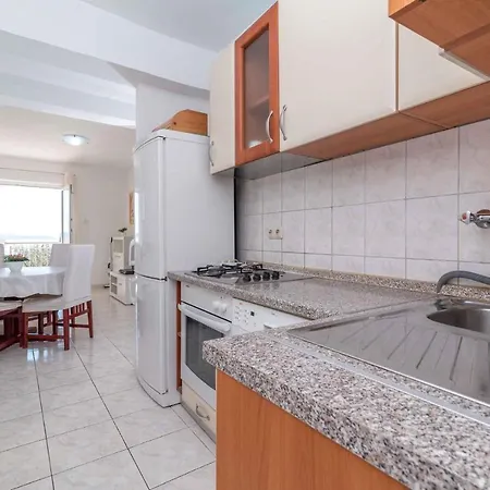 Okrug Gornji, Ciovo 2 * Trogir